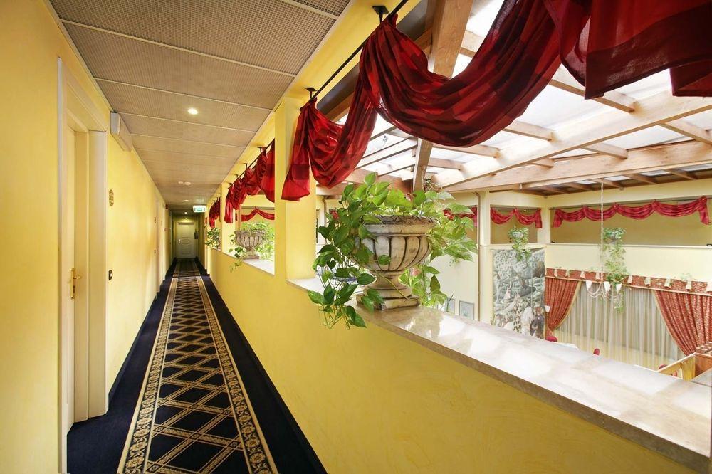 Del Duca 3* Cava Manara